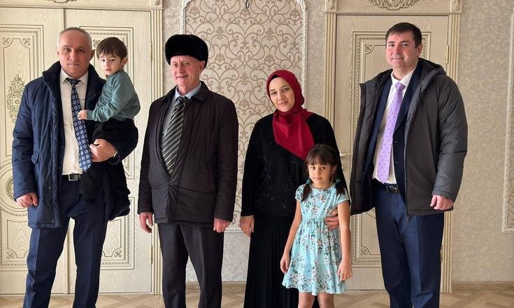 Полпред Юрий Чайка исполнил новогоднее желание 3-летнего Ахмеда Экажева из Ингушетии 