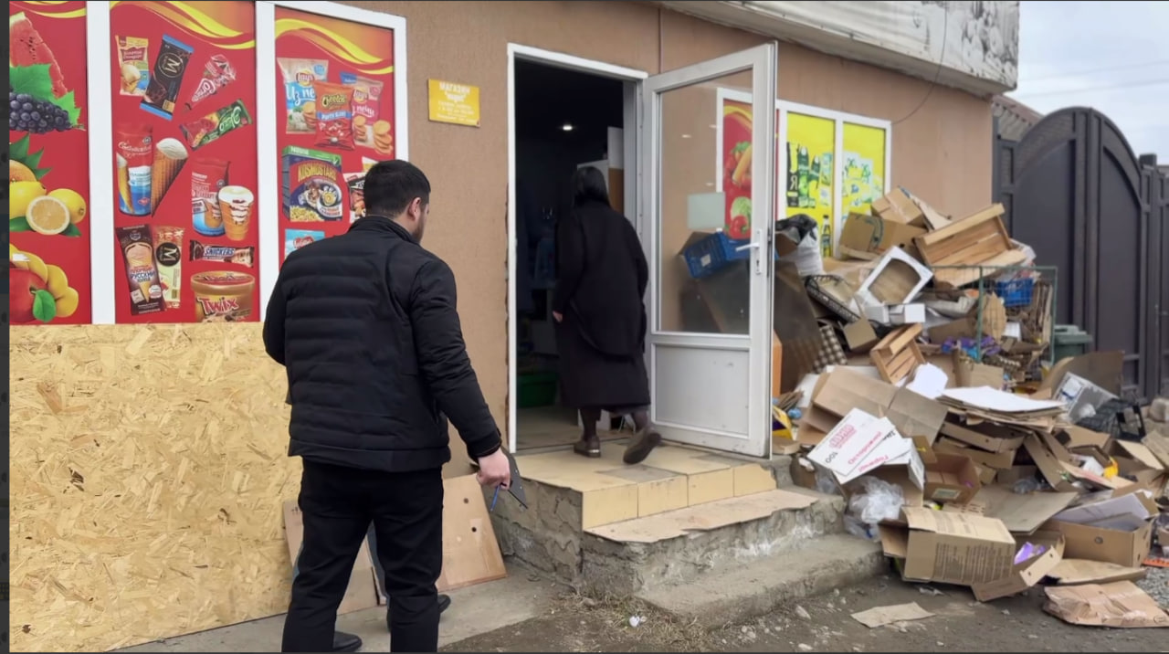 В Сунже Ингушетии наказали владельца магазина из-за свалки
