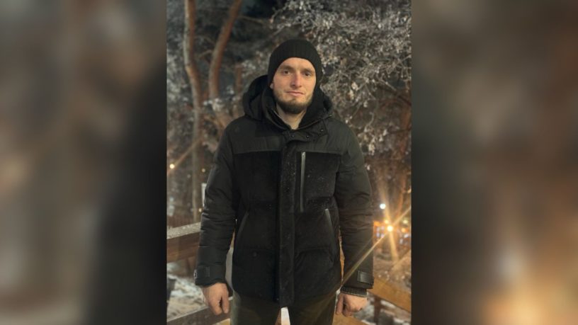 Молодой электрик из Карабулака Ингушетии бескорыстно помогает нуждающимся семьям