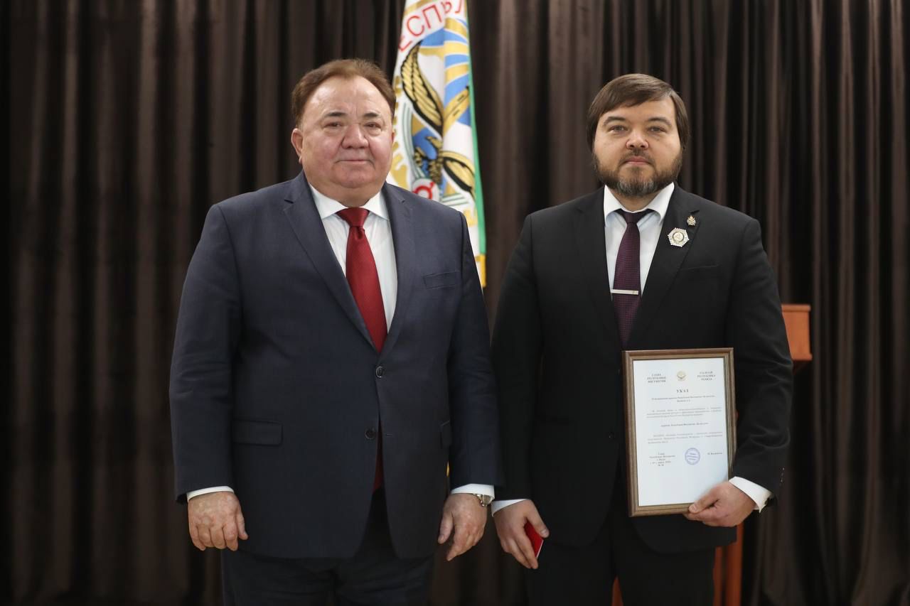 Калиматов наградил помощника полпреда в СКФО орденом «За заслуги»
