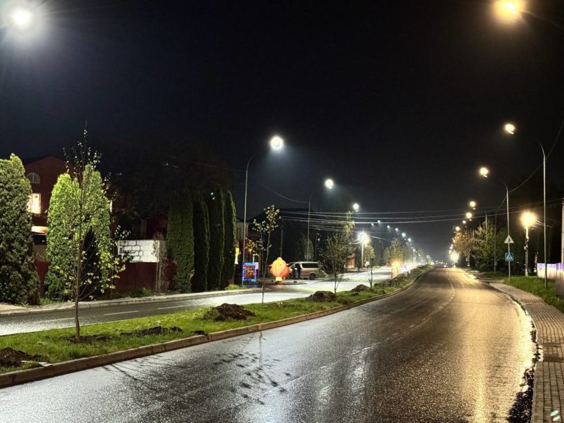 В Назрани обновили освещение на улице Сулейменова
