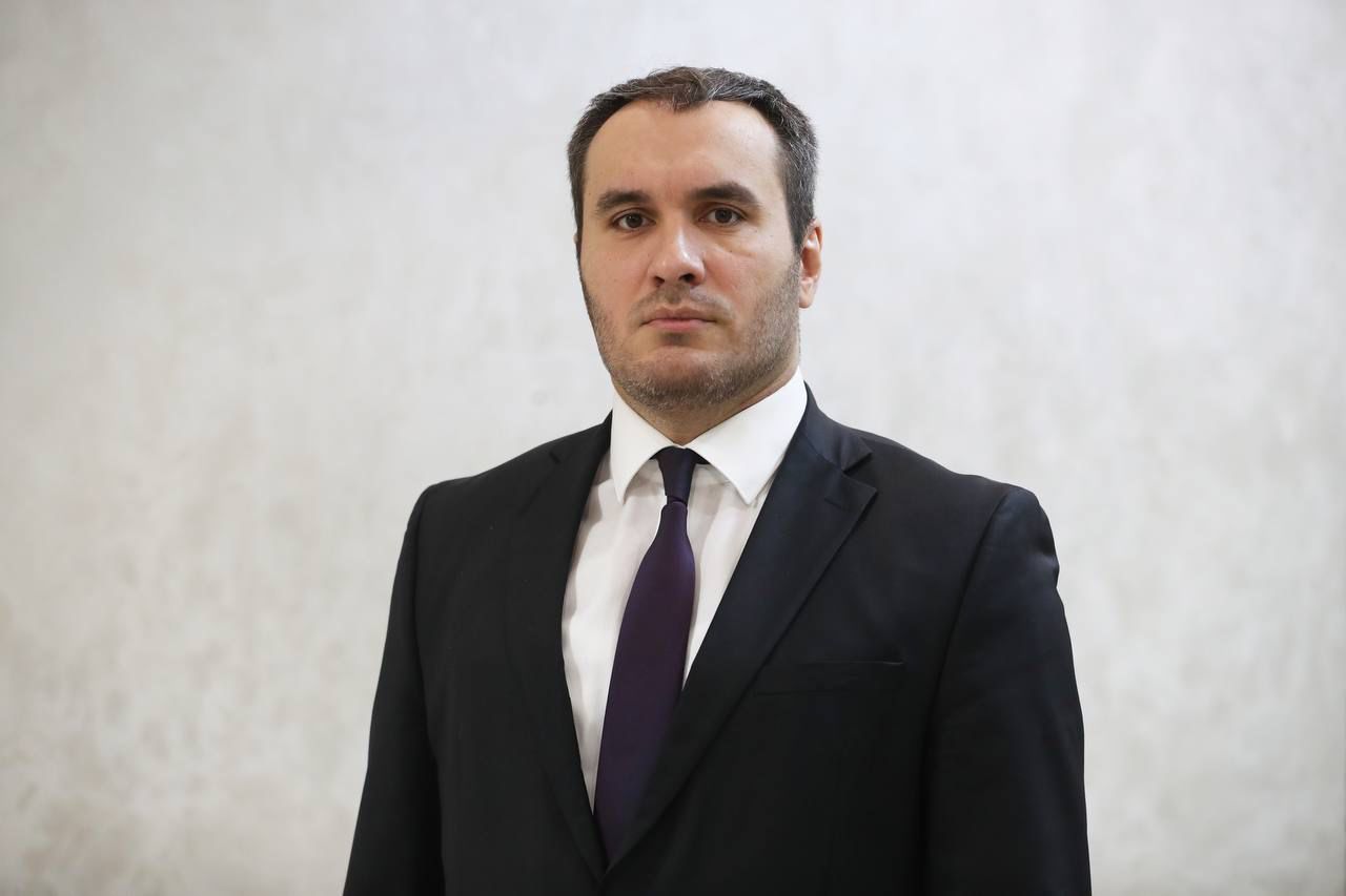 Анзор Мархиев утвержден в должности Руководителя Администрации Главы и Правительства РИ Анзор Мархиев утвержден в должности Руководителя Администрации Главы и Правительства РИ