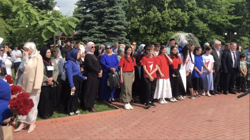 В Малгобеке открыли «Стену Памяти» в честь погибших участников СВО В Малгобеке открыли «Стену Памяти» в честь погибших участников СВО