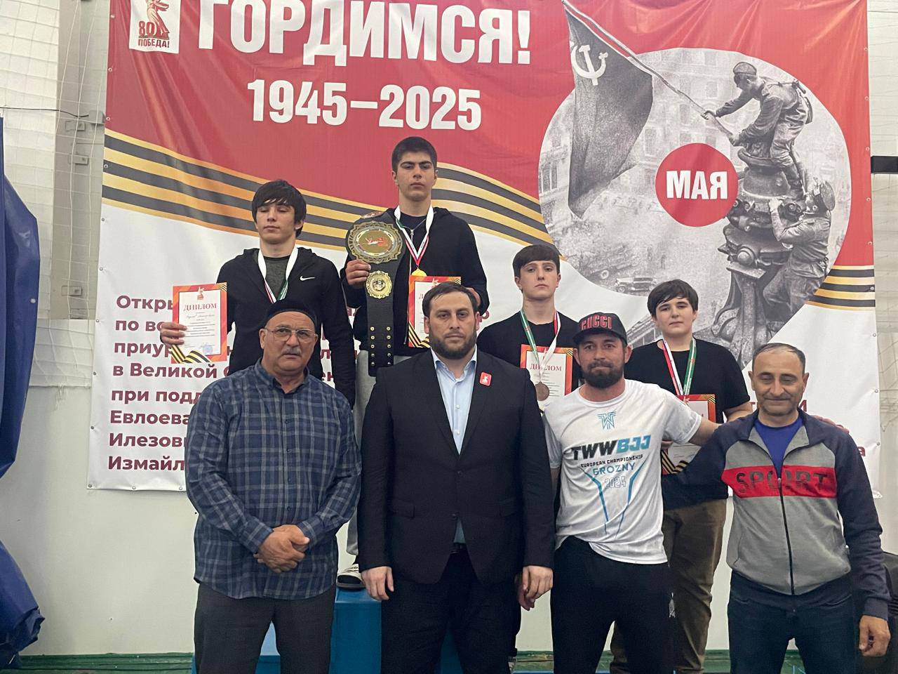 В селе Долаково провели турнир по вольной борьбе ко Дню Победы В селе Долаково провели турнир по вольной борьбе ко Дню Победы