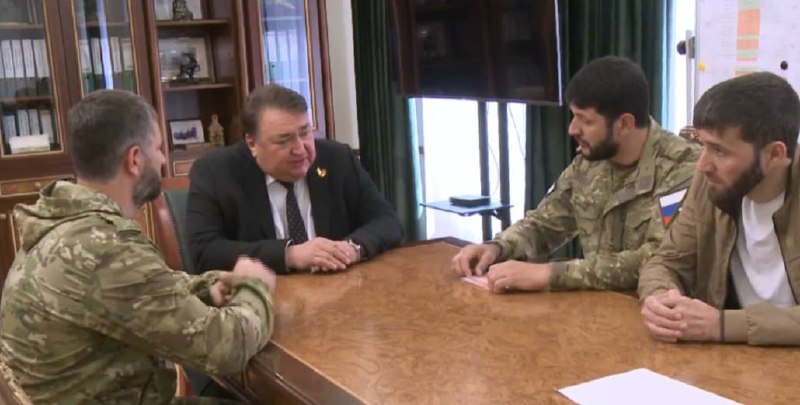 Премьер-министр Ингушетии Владимир Сластенин встретился с участниками СВО Премьер-министр Ингушетии Владимир Сластенин встретился с участниками СВО