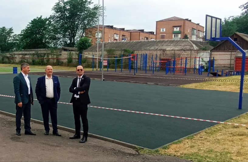 В Карабулаке Ингушетии обновляется стадион благодаря внебюджетным средствам 