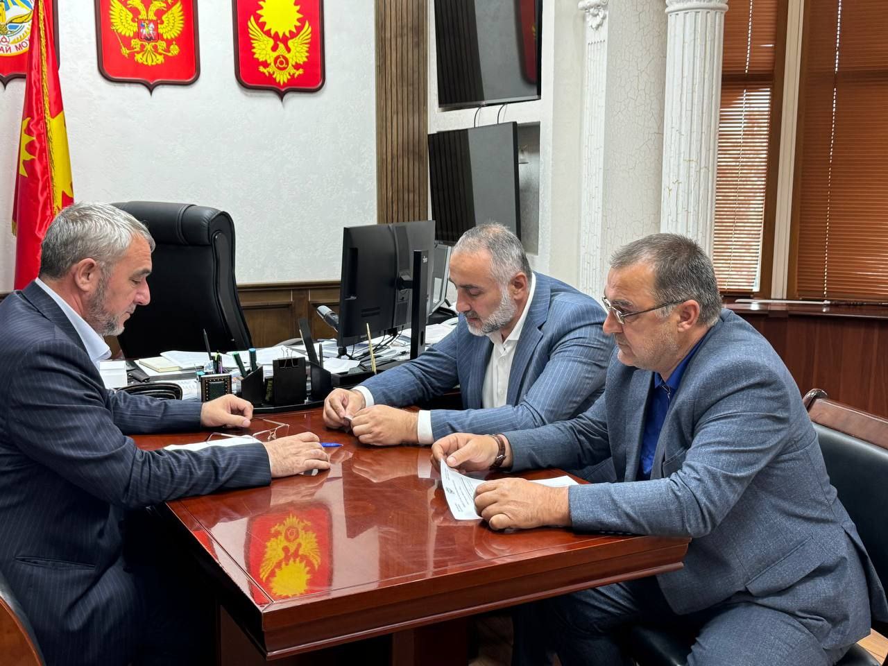 В администрации Магаса обсудили меры по повышению надежности энергоснабжения