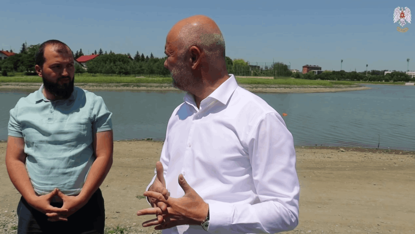 В Назрани не прекращаются работы по благоустройству городского пруда