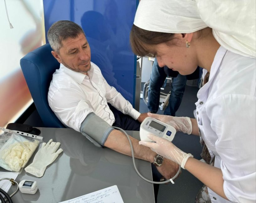 В Карабулаке Ингушетии провели диспансеризацию с помощью мобильного ФАПа