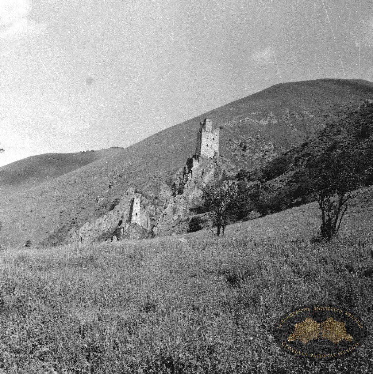 Грузинский архив передал фотографии башен «Вовнушки» ингушским реставраторам