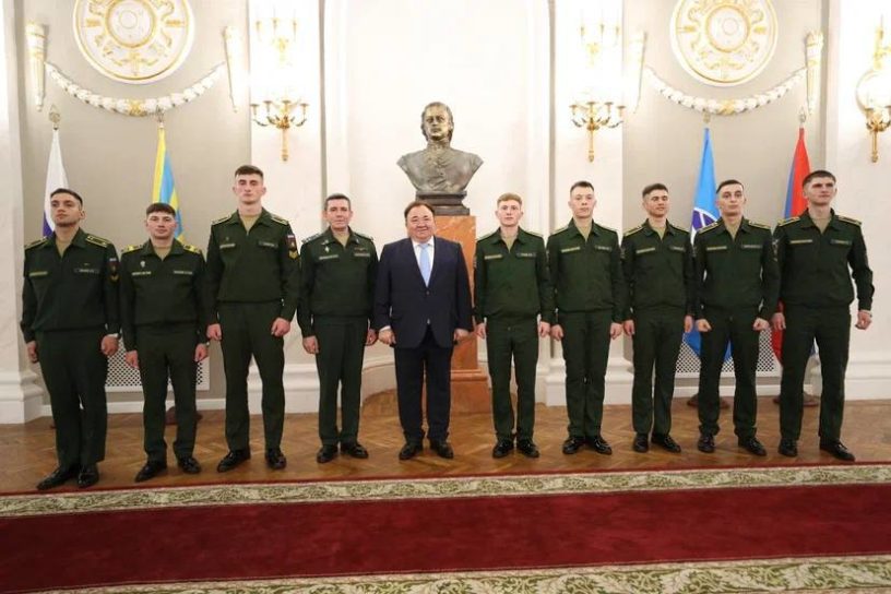 Калиматов встретился с курсантами Военно-космической академии из Ингушетии Калиматов встретился с курсантами Военно-космической академии из Ингушетии