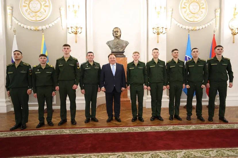 Калиматов встретился с курсантами Военно-космической академии из Ингушетии 