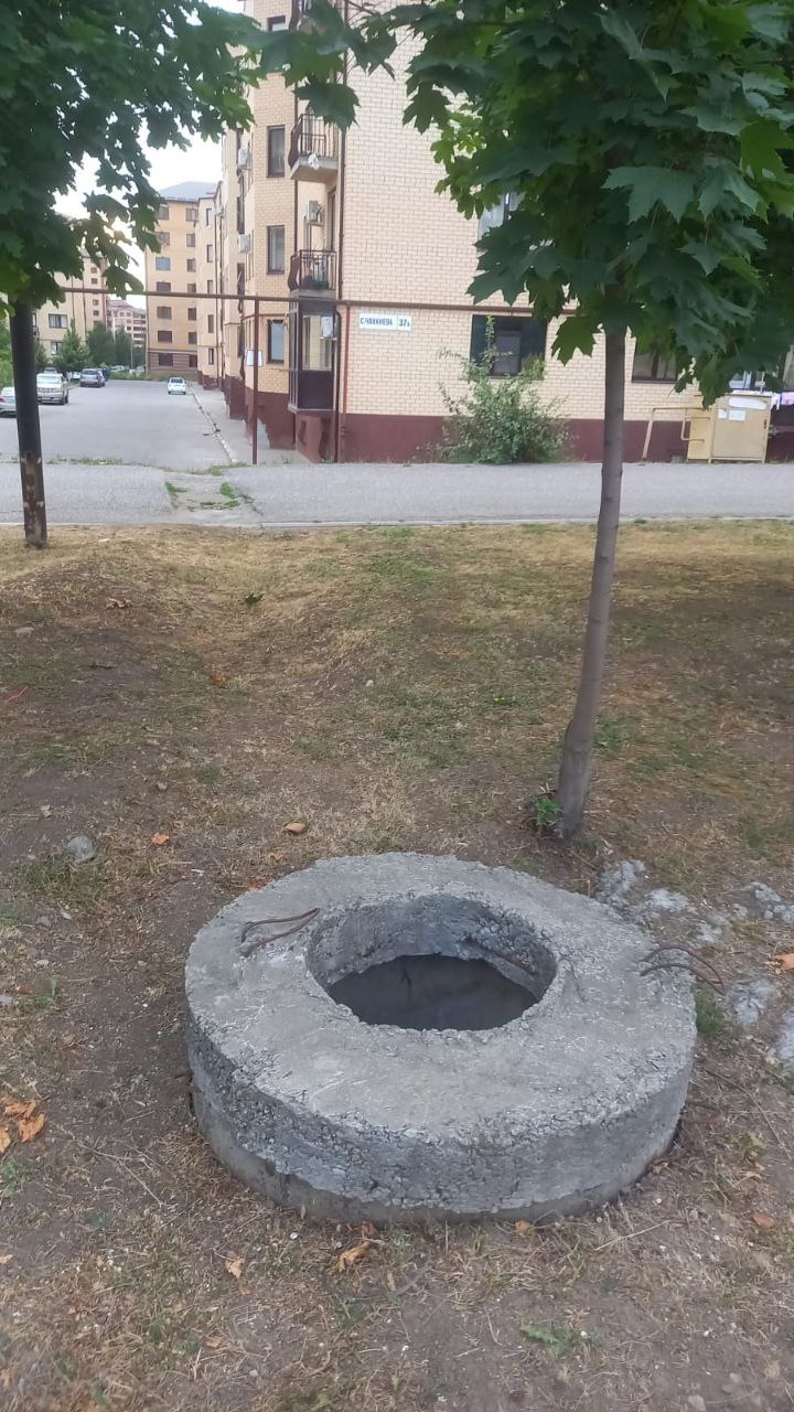В Магасе продолжают исчезать крышки канализационных люков