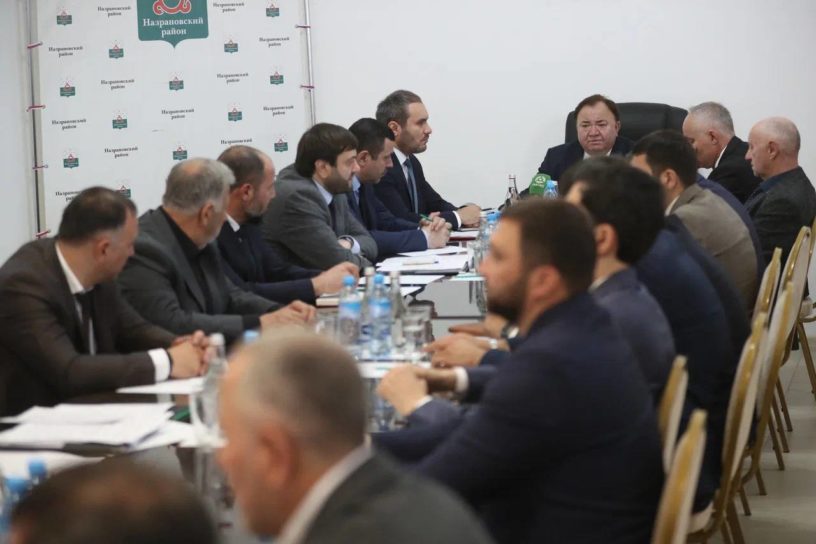 В администрации Назрановского района Калиматов провел выездное совещание 