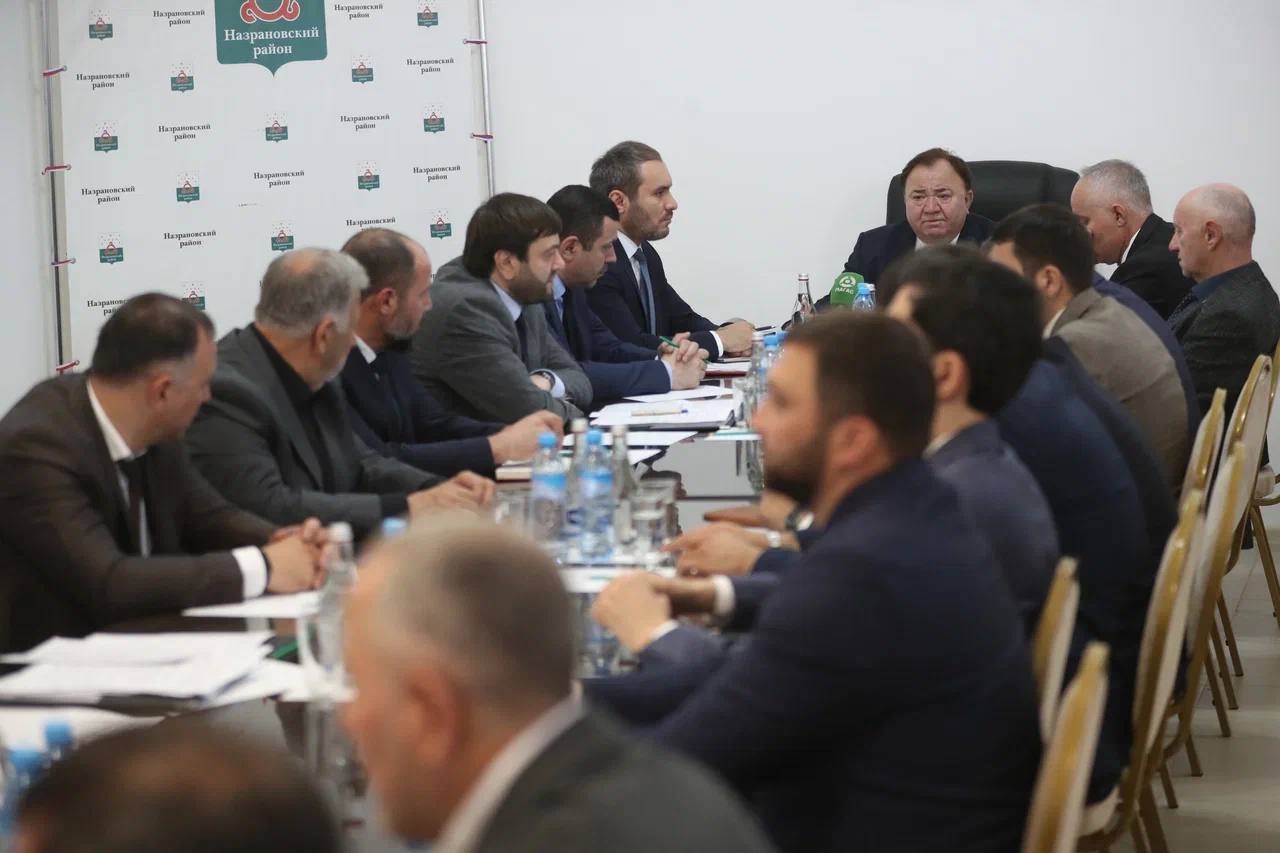 В администрации Назрановского района Калиматов провел выездное совещание 