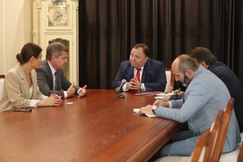 Глава Ингушетии встретился в Магасе с гендиректором ПФКИ Романом Кармановым 