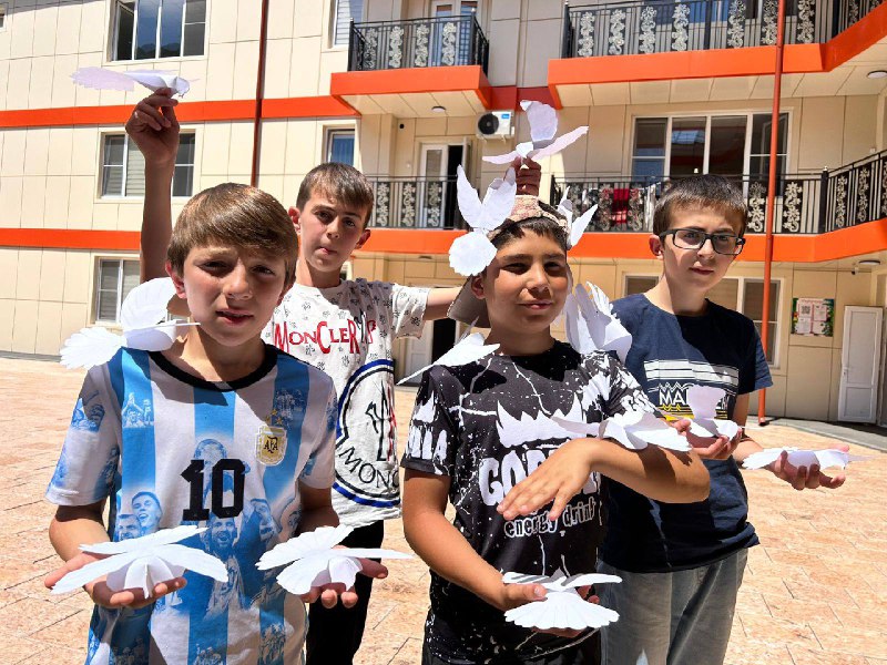В детском лагере «Эрзи» в горной Ингушетии провели акцию «Голубь мира»