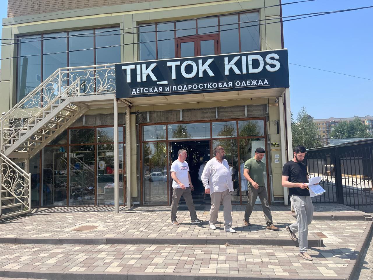 Бизнесменов Карабулака обязали ставить урны возле своих торговых объектов Бизнесменов Карабулака обязали ставить урны возле своих торговых объектов