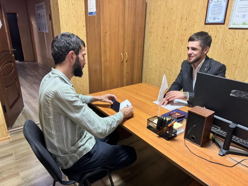 Фонд «Защитники Отечества» в Ингушетии помог ветерану СВО с документами