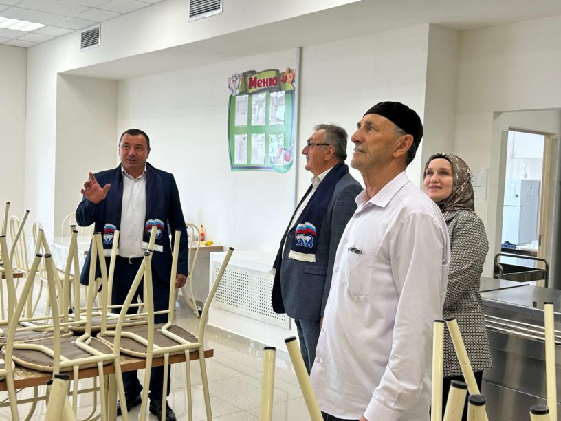 Ингушские единороссы проверили качество ремонта ДК в селе Галашки