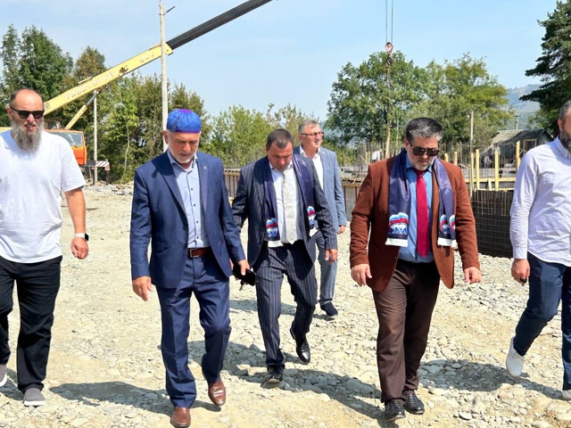 Партдесант проверил ход работ в санаторно-лесной школе Ингушетии Партдесант проверил ход работ в санаторно-лесной школе Ингушетии