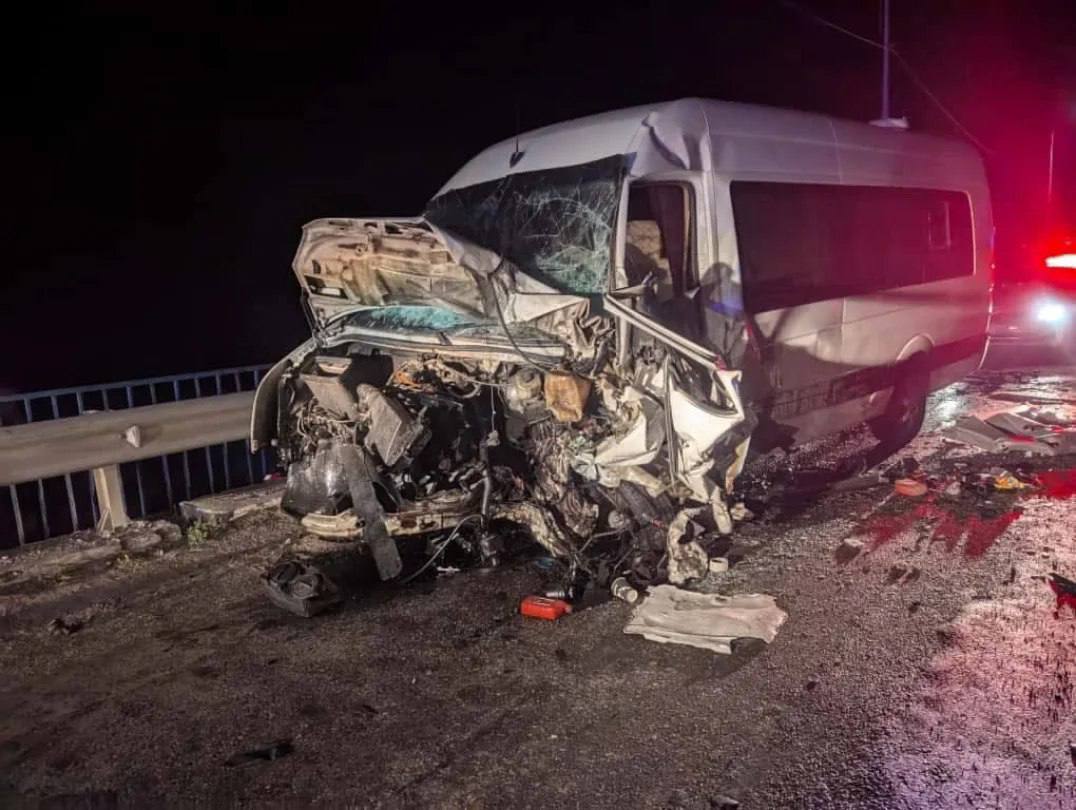 В ДТП с участием микроавтобуса «Назрань-Ставрополь» в КБР погибли два человека 