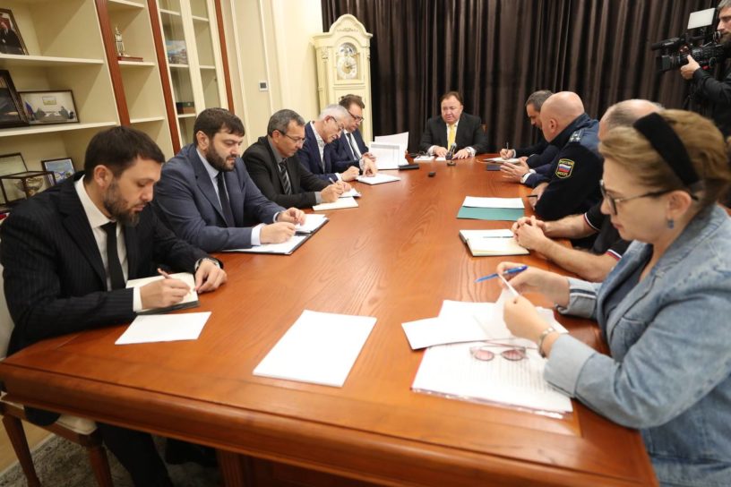 Глава Ингушетии провел совещание по вопросам борьбы с теневой занятостью Глава Ингушетии провел совещание по вопросам борьбы с теневой занятостью