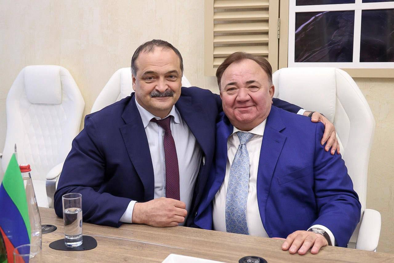 Махмуд-Али Калиматов поздравил Главу Дагестана Сергея Меликова с юбилеем 