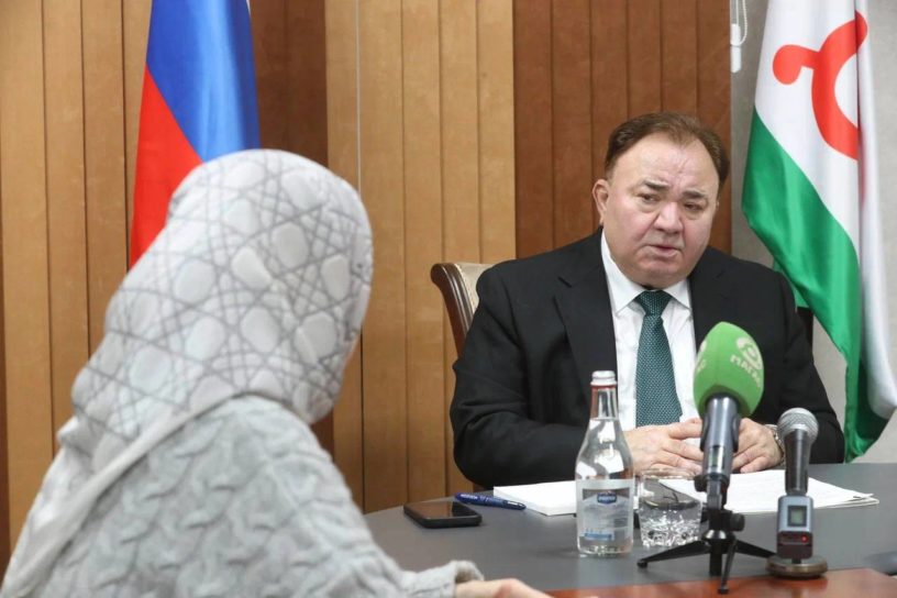 Глава Ингушетии выслушал жителей республики в ходе приема граждан