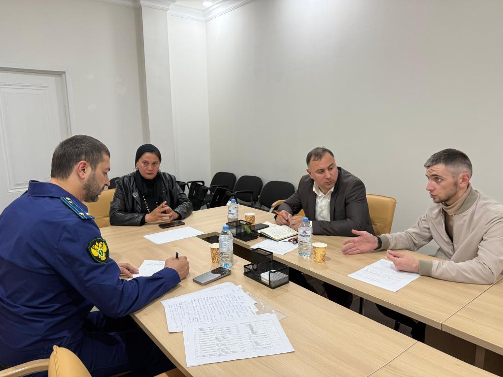 Прокурор Джейрахского района Ингушетии провел прием бойцов СВО и членов их семей Прокурор Джейрахского района Ингушетии провел прием бойцов СВО и членов их семей