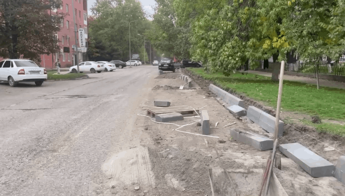 В Малгобеке Ингушетии улучшают городскую среду на улице Гарданова