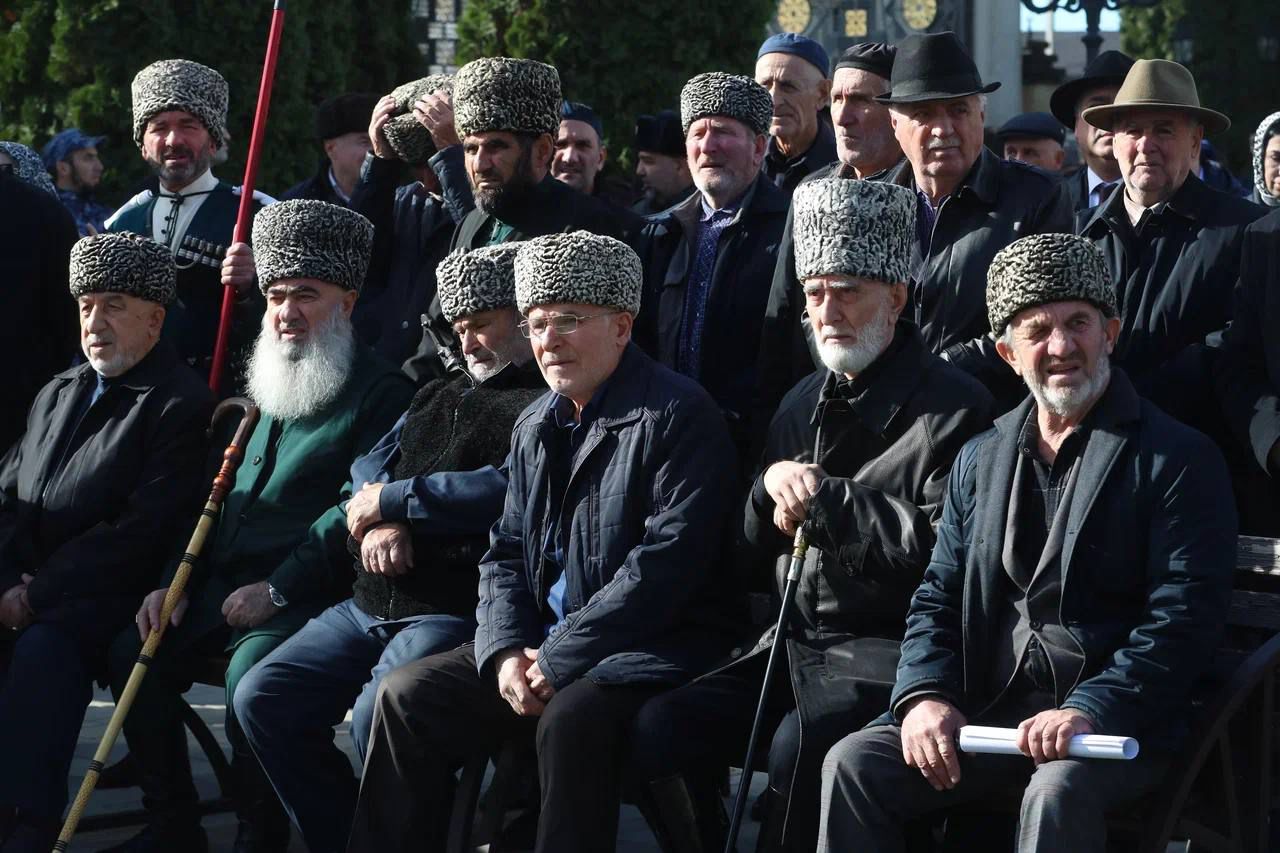 Сотрудники Минимущества Ингушетии почтили память жертв трагических событий Сотрудники Минимущества Ингушетии почтили память жертв трагических событий