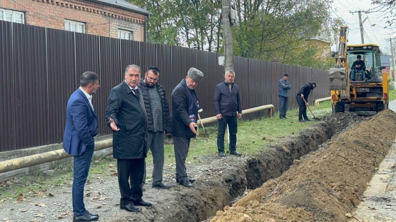 Ингушские единороссы проверили обновление водопроводных сетей в Карабулаке