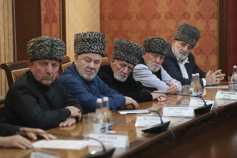 Поддержку семей участников СВО обсудил Махмуд-Али Калиматов со старейшинами Поддержку семей участников СВО обсудил Махмуд-Али Калиматов со старейшинами