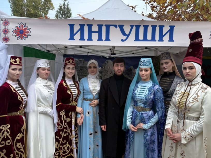 Студентки Госуниверситета Ингушетии одержали победу на фестивале «Этнова» Студентки Госуниверситета Ингушетии одержали победу на фестивале «Этнова»