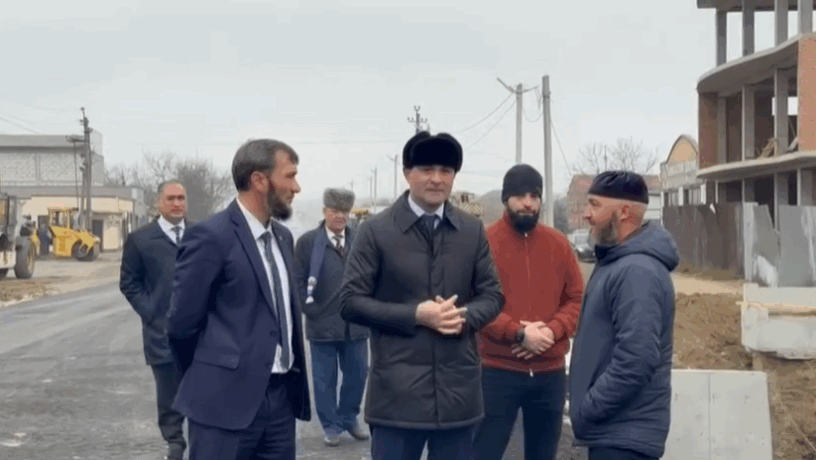 Ингушские единороссы проверили ход реконструкции моста в Карабулаке 