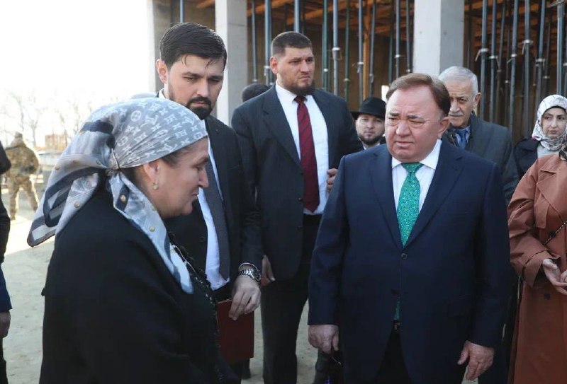 Глава Ингушетии проверил ход строительства нового здания санаторно-лесной школы 