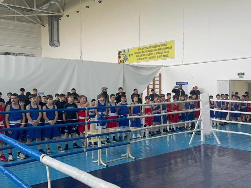 Турнир по боксу в честь Дня сотрудника органов внутренних дел прошел в Ингушетии Турнир по боксу в честь Дня сотрудника органов внутренних дел прошел в Ингушетии