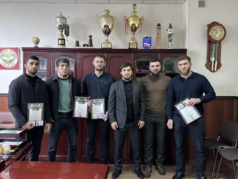 В Минспорта Ингушетии чествовали бойцов MMA, отмеченных спортивными званиями В Минспорта Ингушетии чествовали бойцов MMA, отмеченных спортивными званиями