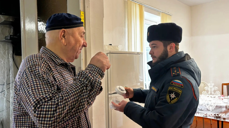 В домах семей участников СВО в Ингушетии устанавливают пожарные извещатели 