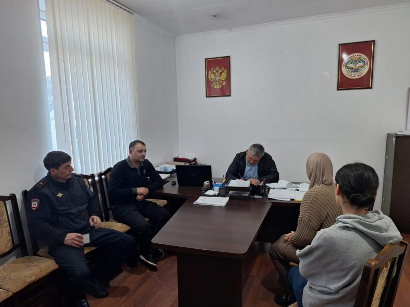 В селе Яндаре Ингушетии провели профилактическую беседу с вдовой участника НВФ