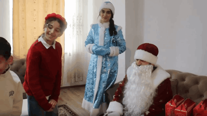 Палестинские дети получили новогодние подарки в Назрани