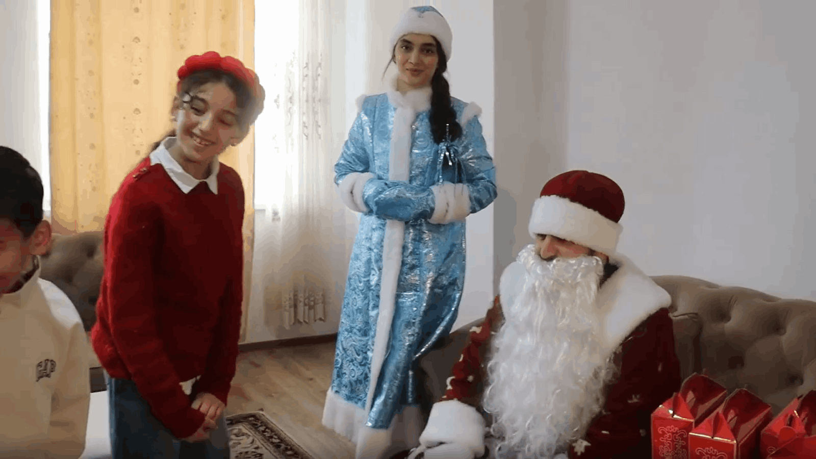 Палестинские дети получили новогодние подарки в Назрани