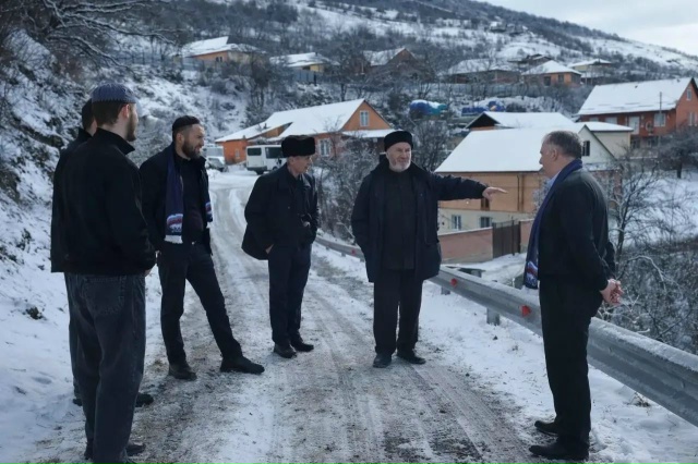 Ингушские единороссы проверили в горном районе состояние пешеходных зон Ингушские единороссы проверили в горном районе состояние пешеходных зон