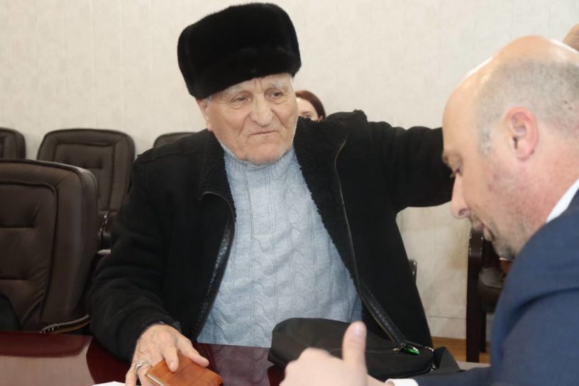 В мэрии Назрани рассмотрели обращения граждан и приняли оперативные решения 