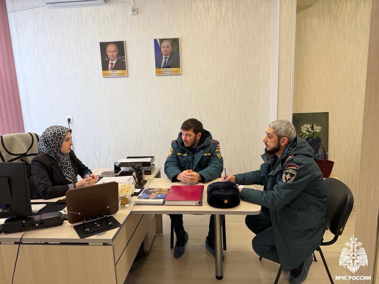 Сотрудники МЧС проверили противопожарную безопасность в детских садах Магаса
