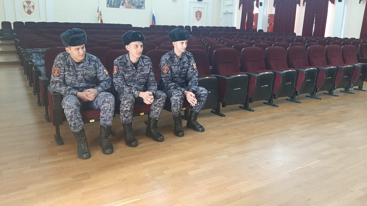 Руководитель ингушской общины Сочи встретился с призывниками из республики Руководитель ингушской общины Сочи встретился с призывниками из республики