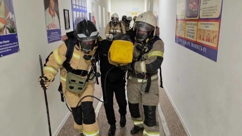 В Ингушетии в ходе учений ликвидировали условный пожар в школе В Ингушетии в ходе учений ликвидировали условный пожар в школе