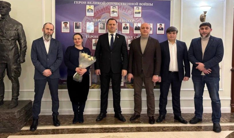 В постпредстве Ингушетии в Москве чествовали столичных медиков, уроженцев региона В постпредстве Ингушетии в Москве чествовали столичных медиков, уроженцев региона