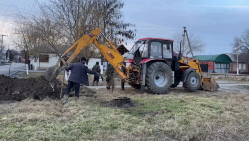 На улице Грозненской в Сунже Ингушетии обновляются водопроводные сети